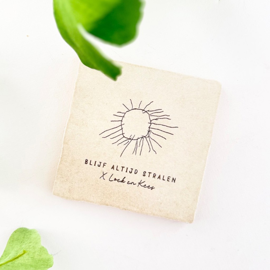 Kindertekening op tegeltje