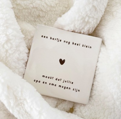 Tegeltje met zwangerschaps aankondiging opa en oma