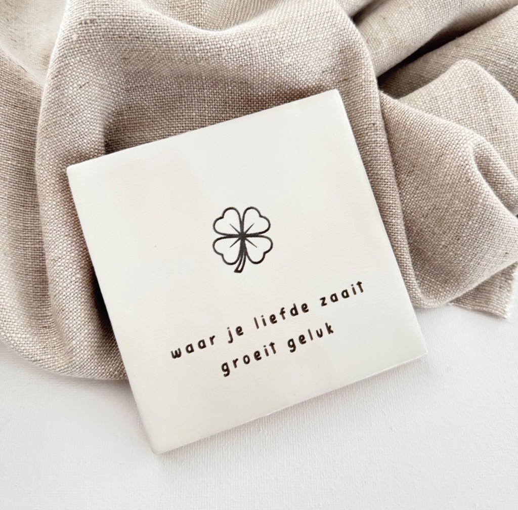 Tegeltje met klavertje 4